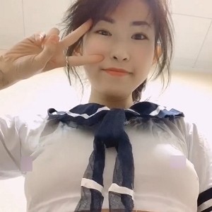 何麦枒Onlyfans百变美少女，爱笑冷酷楚楚动人魔鬼级别