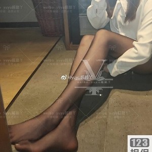 小鹿鹿网红清纯学妹COS性感御姐4K视频图集