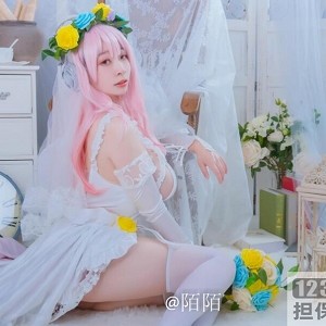 精选奶牛妹《韶陌陌》15套COS照合集